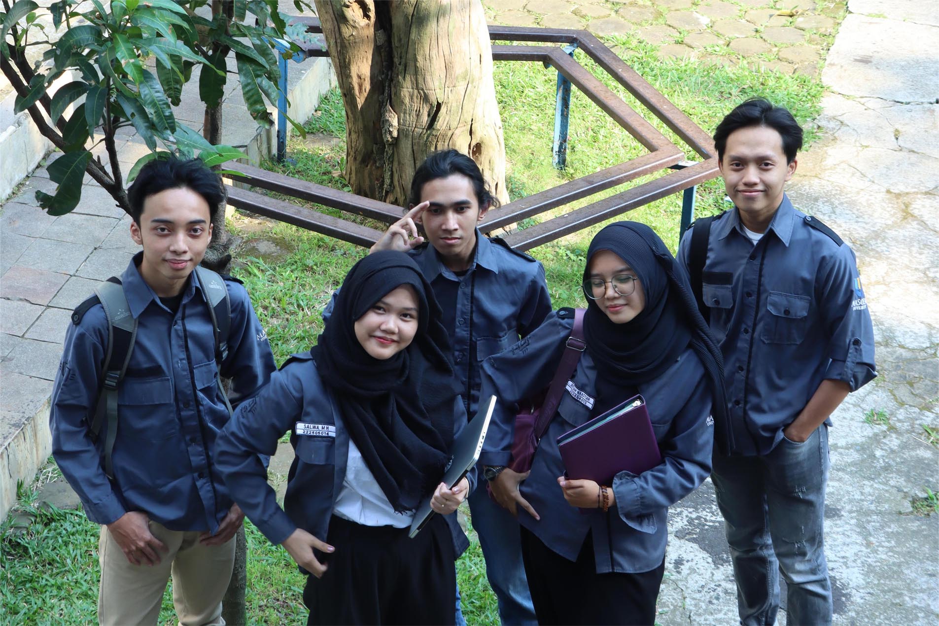 fakultas_ilmu_komputer_fakultas_teknik_informatika_fakultas_rekayasa_industri_fakultas_teknologi_informasi_fakultas_sains_dan_matematika_akreditasi_unggul_kualitas_pengajardosen_kurikulum_relevan_fasi