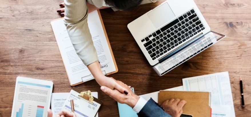 Cara Menggunakan Komentar Sosial untuk Mendorong Penjualan Bisnis Digital