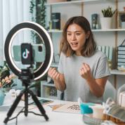 Strategi Iklan Video "Behind-the-Scenes": Meningkatkan Transparansi dan Kedekatan Emosional Brand di TikTok Ads