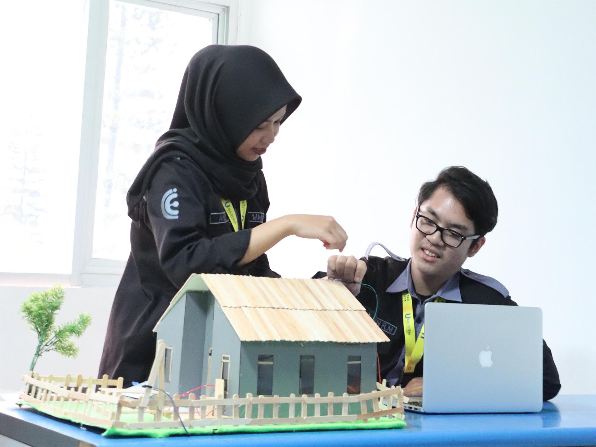 Bagaimana Cara Memastikan Universitas yang Menyediakan Jurusan Teknik Industri Punya Akreditasi yang Valid?